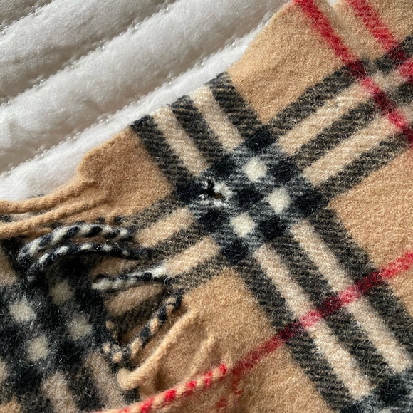 Burberry Lambs Wool Scarf - Picture 3 of 6